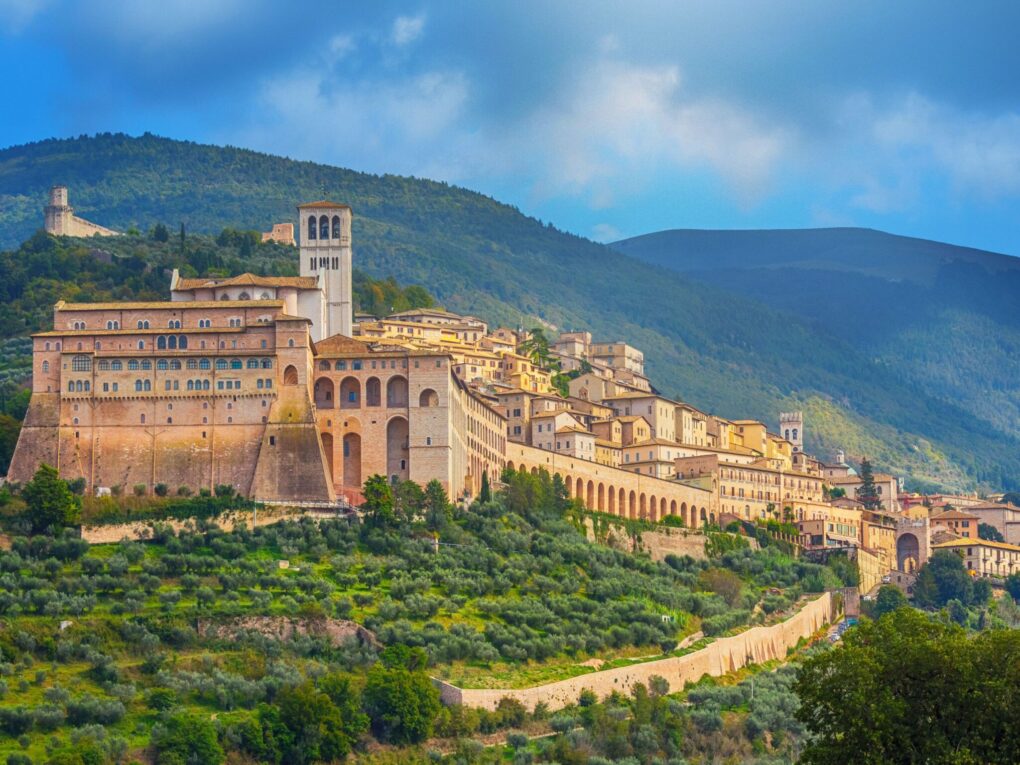 basilica-of-san-francesco-in-assisi--umbria--italy-921370774-5aba5929ae9ab80037aa6325